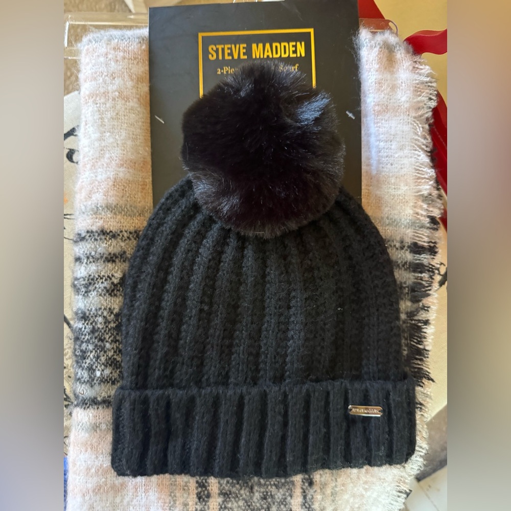 Steve Madden Beanie and Scarf Set Pink Black and White NWT